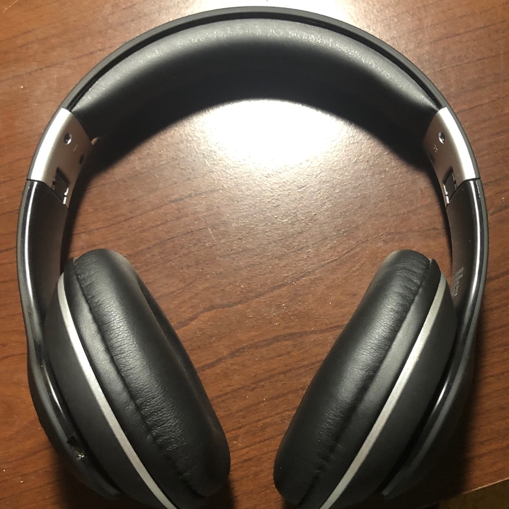 Nick Cannon brand “NCREDIBLE ONE” headphones